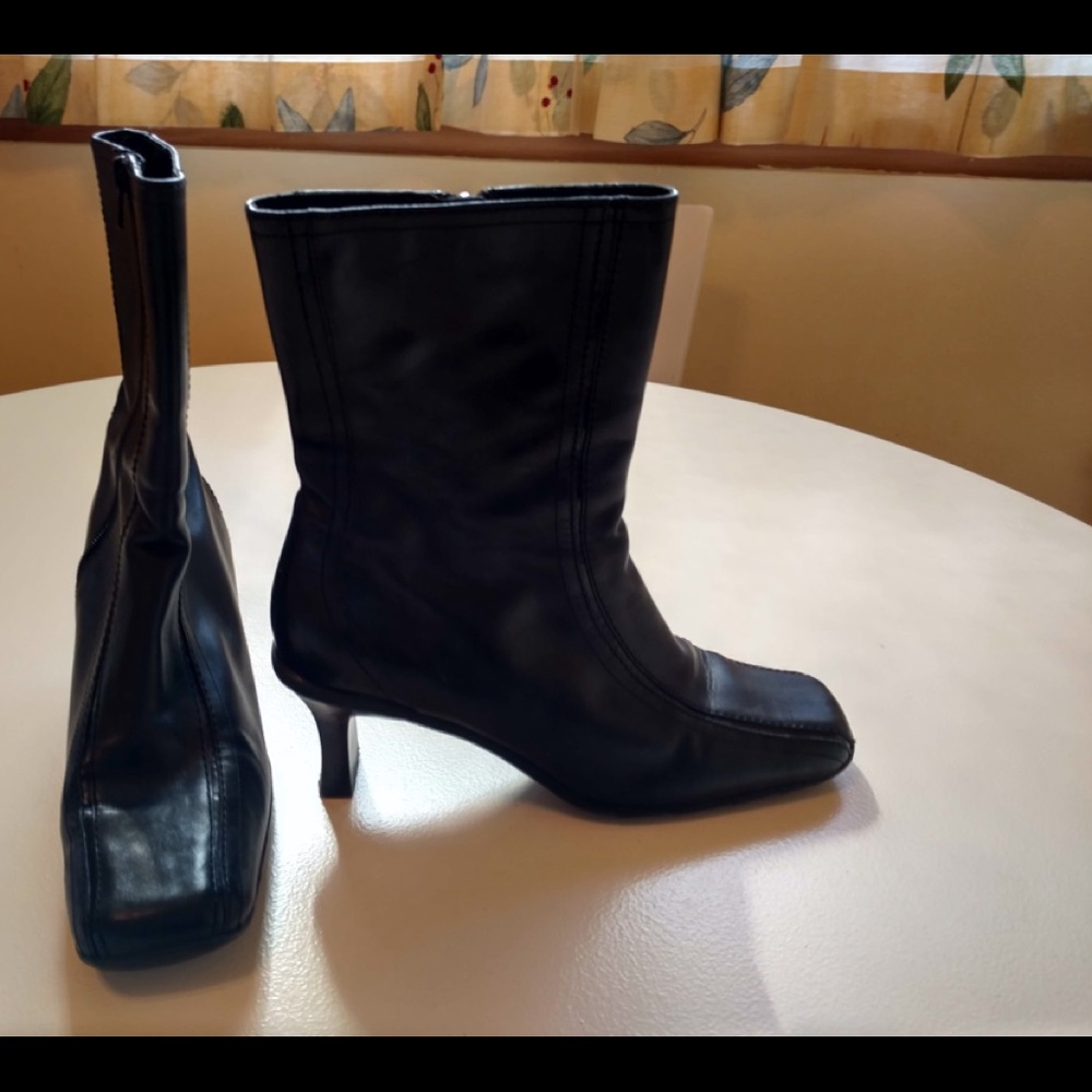 Kenneth Cole boots